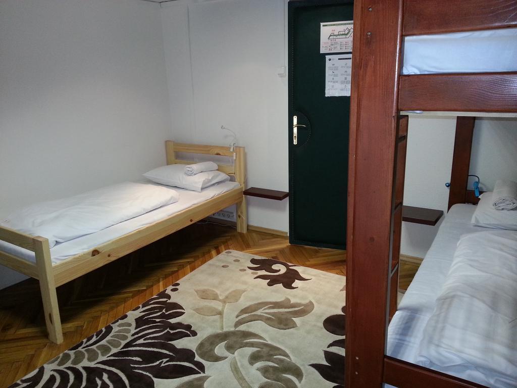 Walking Bed Budapest Hostel Oda fotoğraf
